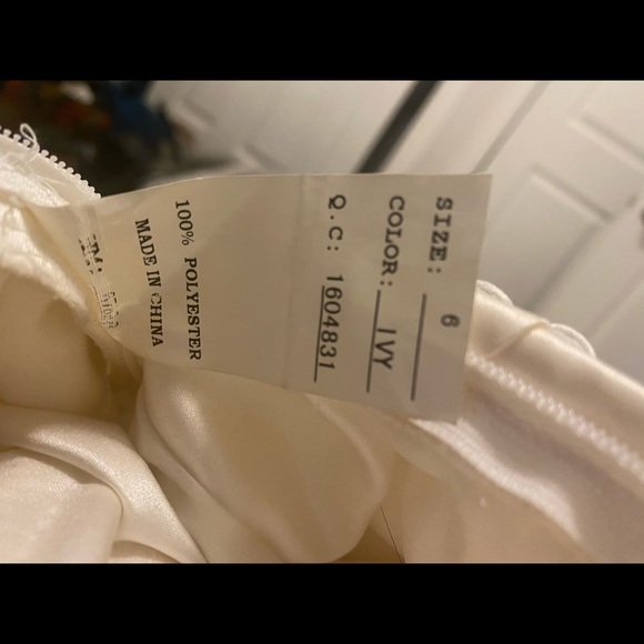 Ivory Yvonne bridal wedding dress size 6 great condition - Picture 4 of 7